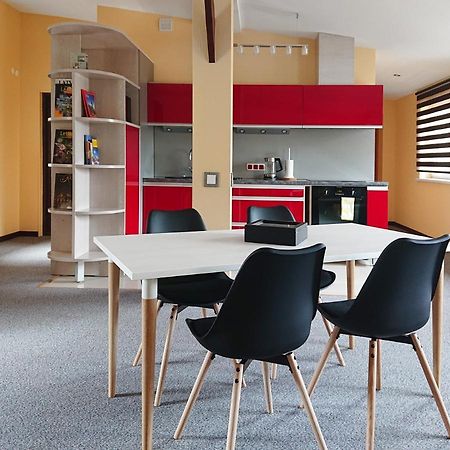 Riga City Center Quiet Apartment With Free Private Parking Екстер'єр фото