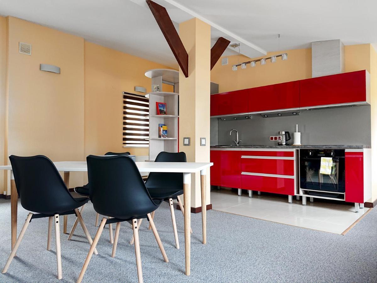Riga City Center Quiet Apartment With Free Private Parking Екстер'єр фото